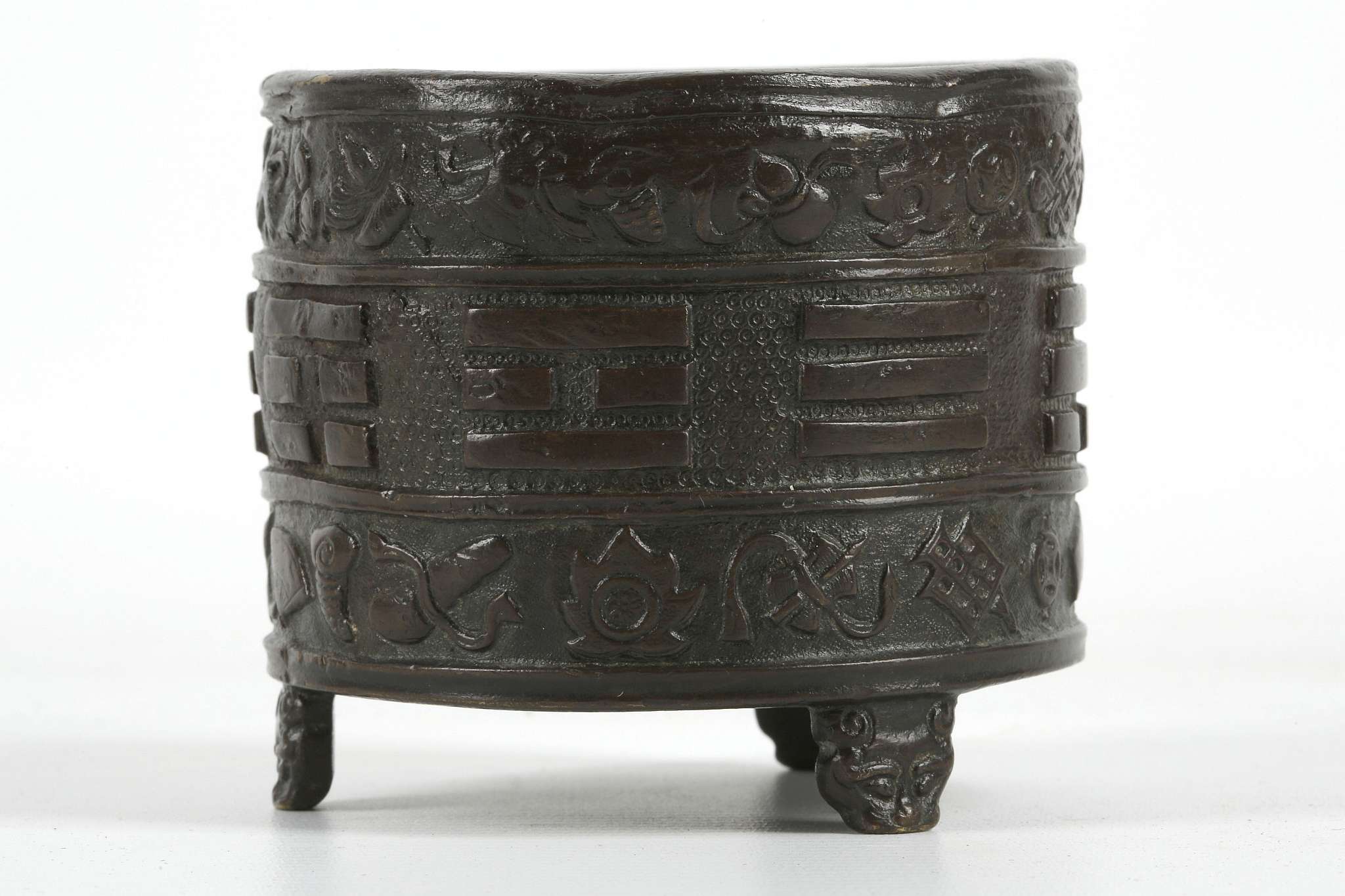 A CHINESE BRONZE CYLINDRICAL BAGUA CENSER. Ming Dynasty, 17th Century. Of spherical form, with a - Image 3 of 8