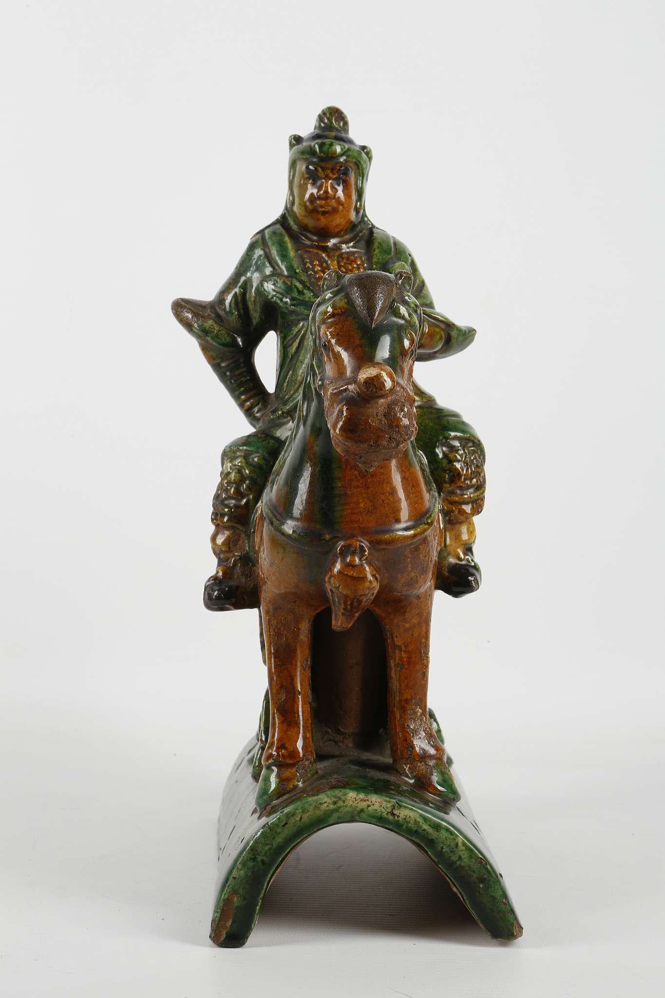 A CHINESE SANCAI GLAZED POTTERY ROOF TILE. Ming Dynasty or later. Modelled as an equestrian warrior, - Image 3 of 6