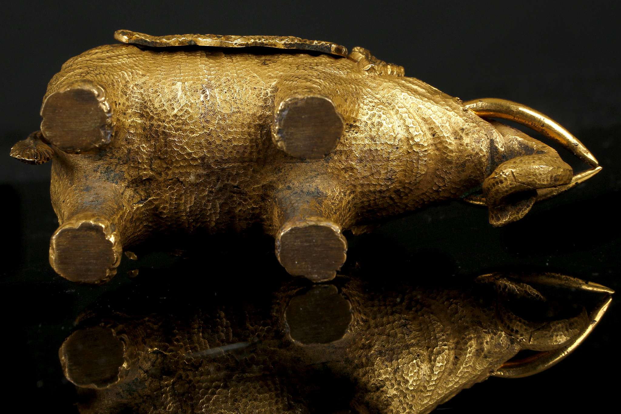 A CHINESE GILT BRONZE ELEPHANT PAPERWEIGHT.  Qing Dynasty, Qianlong era. Standing four-square with - Image 6 of 6