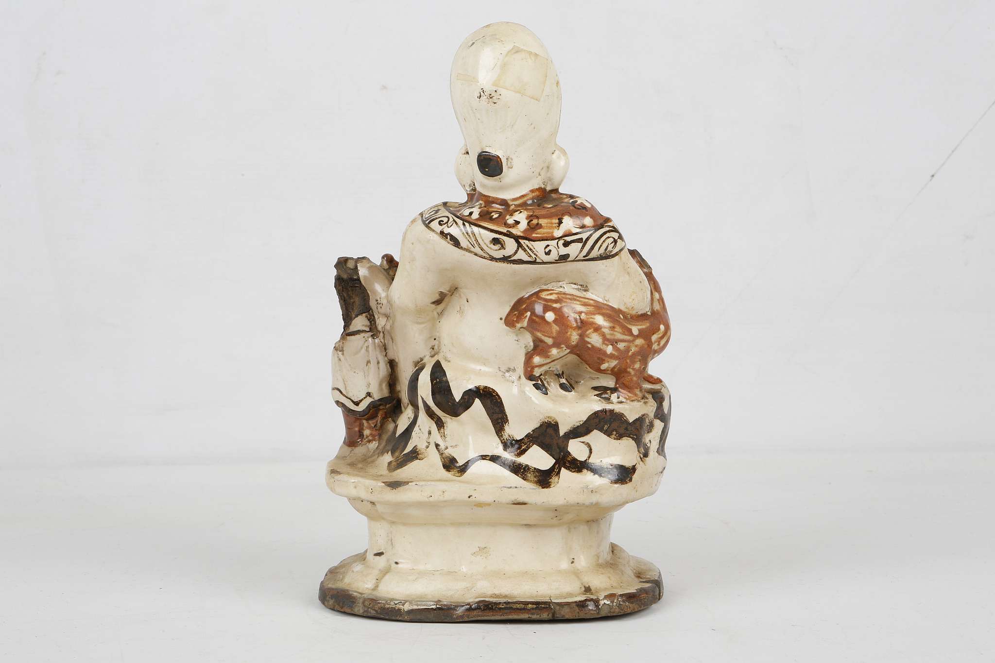 A CHINESE CIZHOU TYPE STONEWARE FIGURE OF SHOULAO. - Image 5 of 8