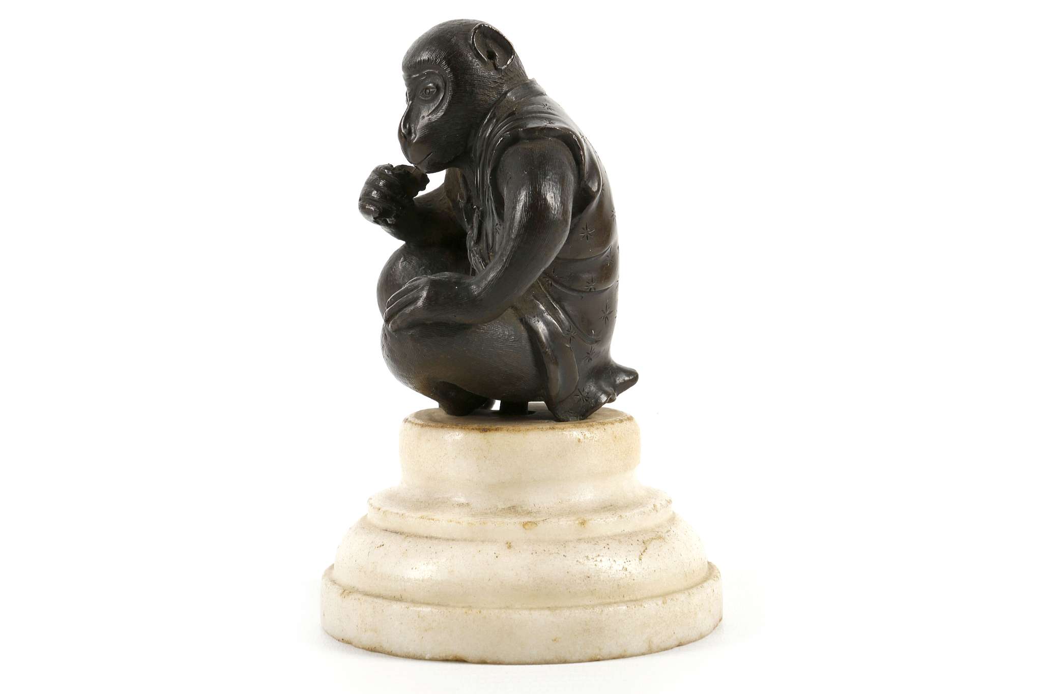 A JAPANESE BRONZE MODEL OF A SEATED MONKEY.  Late Meiji, 19th Century. The right knee raised - Image 4 of 6