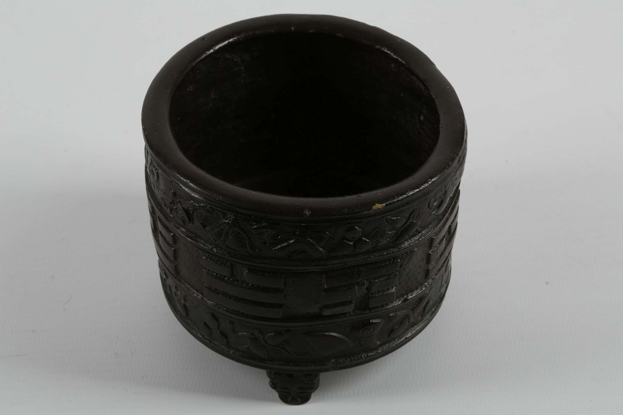 A CHINESE BRONZE CYLINDRICAL BAGUA CENSER. Ming Dynasty, 17th Century. Of spherical form, with a - Image 6 of 8