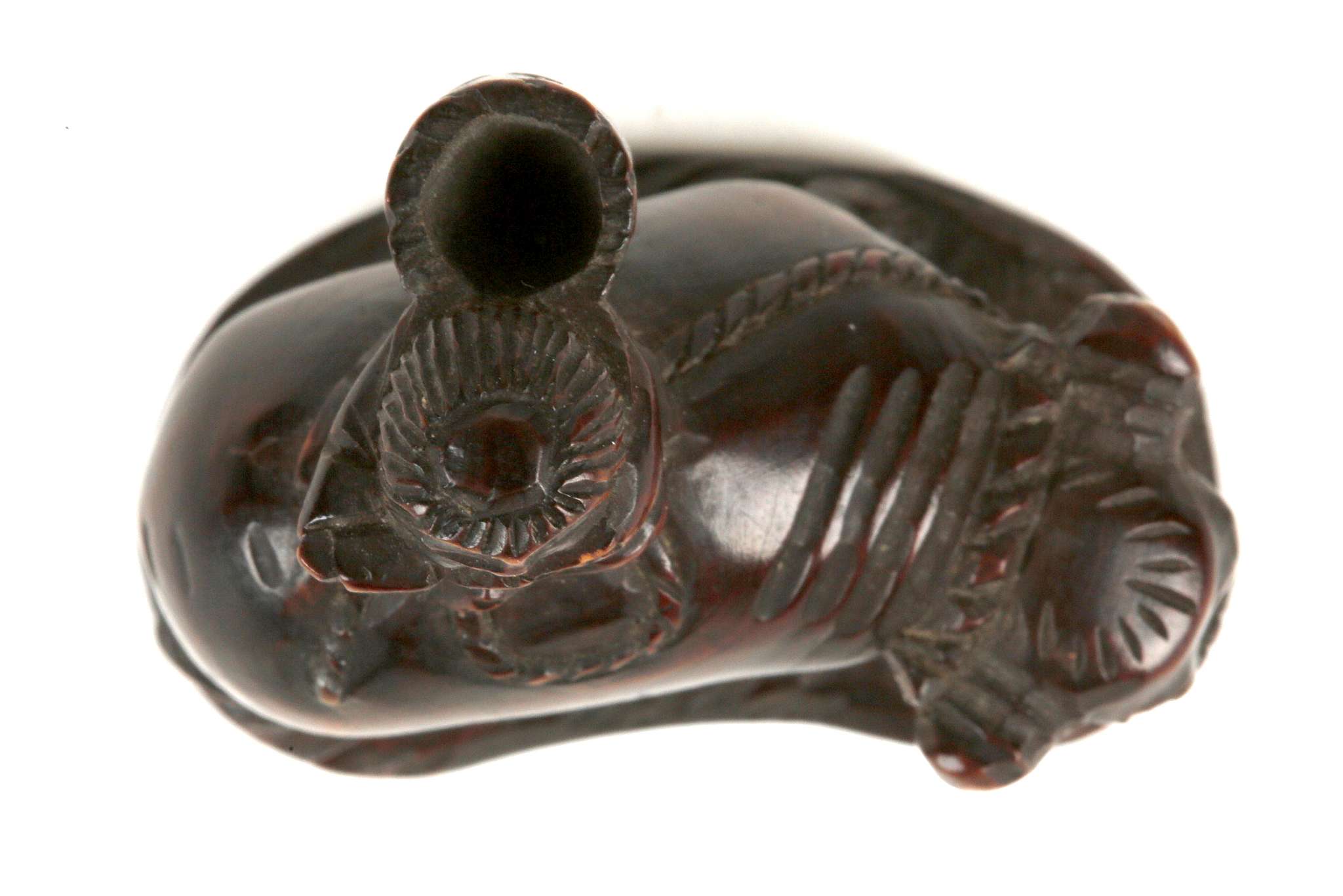 A JAPANESE OX AND BOX NETSUKE.After Okatomo, Kyoto, 19th Century. Carved as a youth riding a - Image 7 of 8