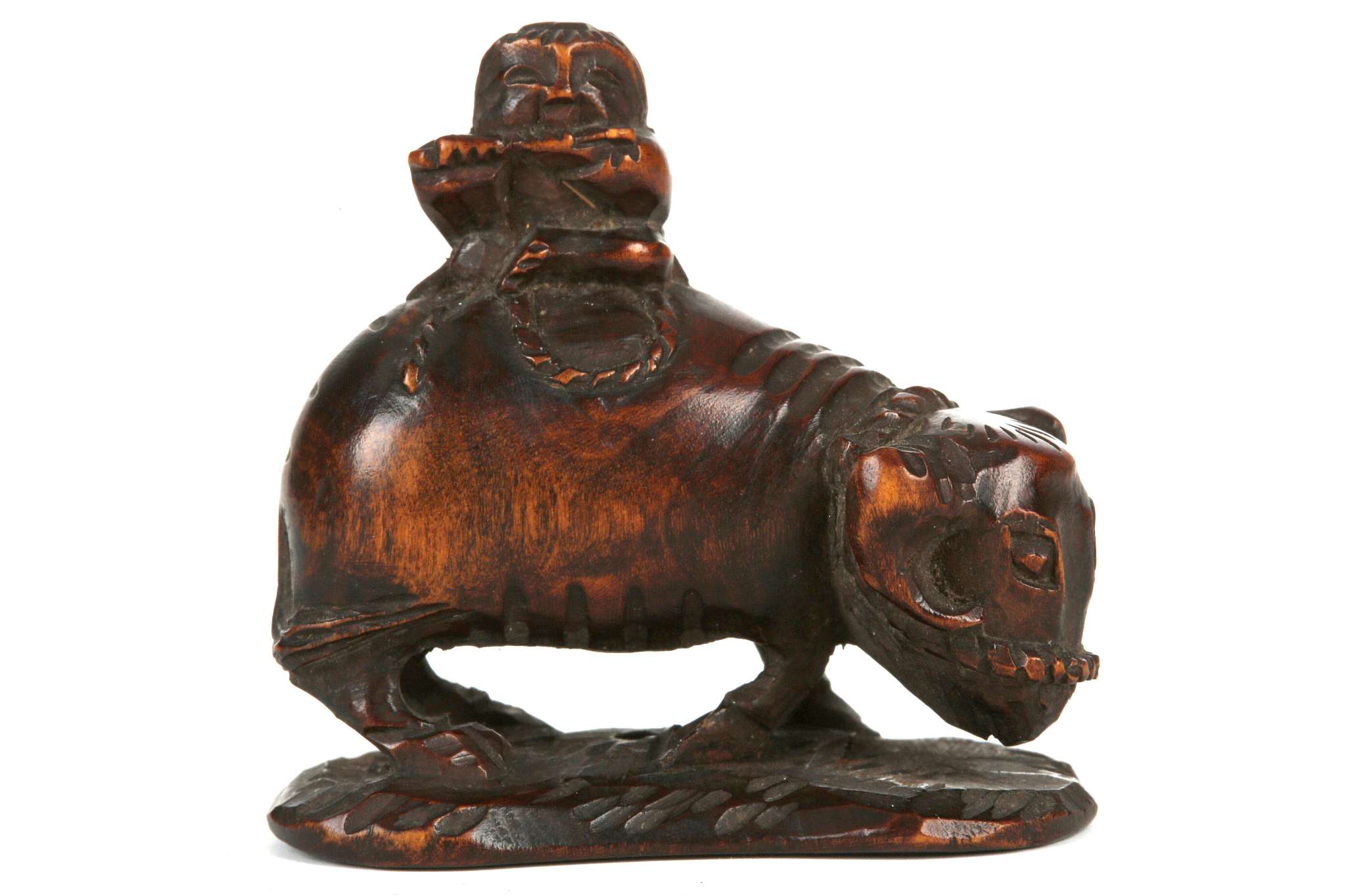 A JAPANESE OX AND BOX NETSUKE.After Okatomo, Kyoto, 19th Century. Carved as a youth riding a - Image 3 of 8