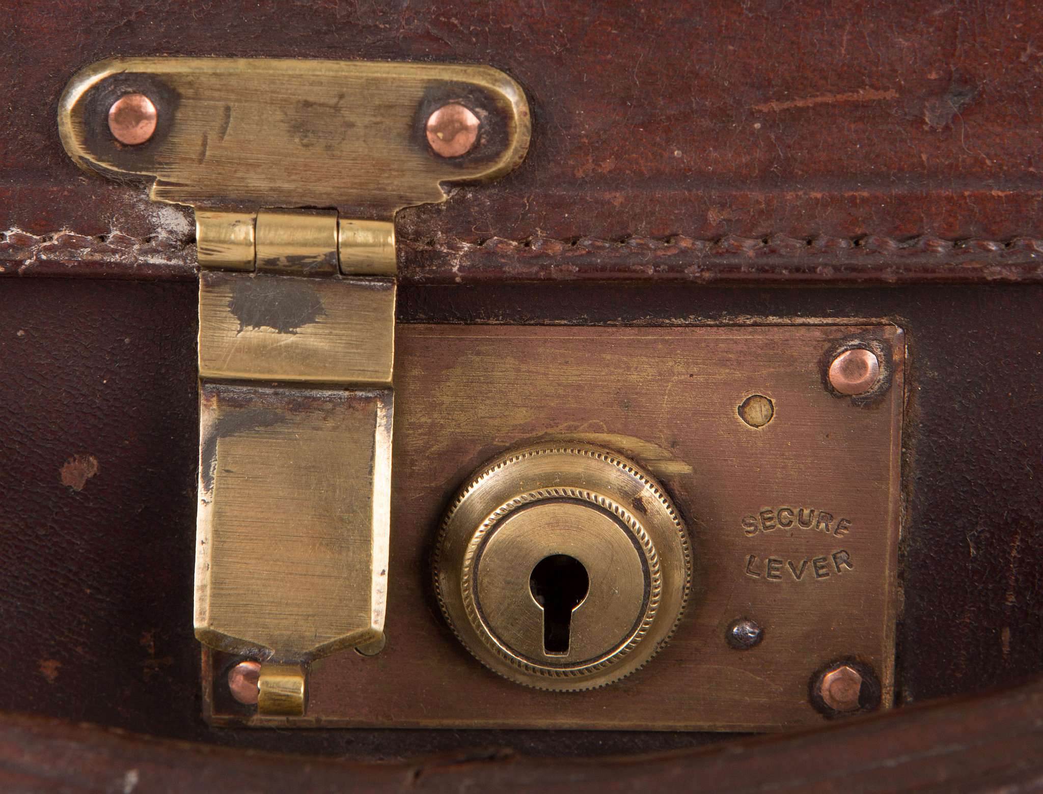 An early 20th century shotgun carry case by Fred Baker of Glasshouse Street, Piccadilly Circus, - Image 4 of 4