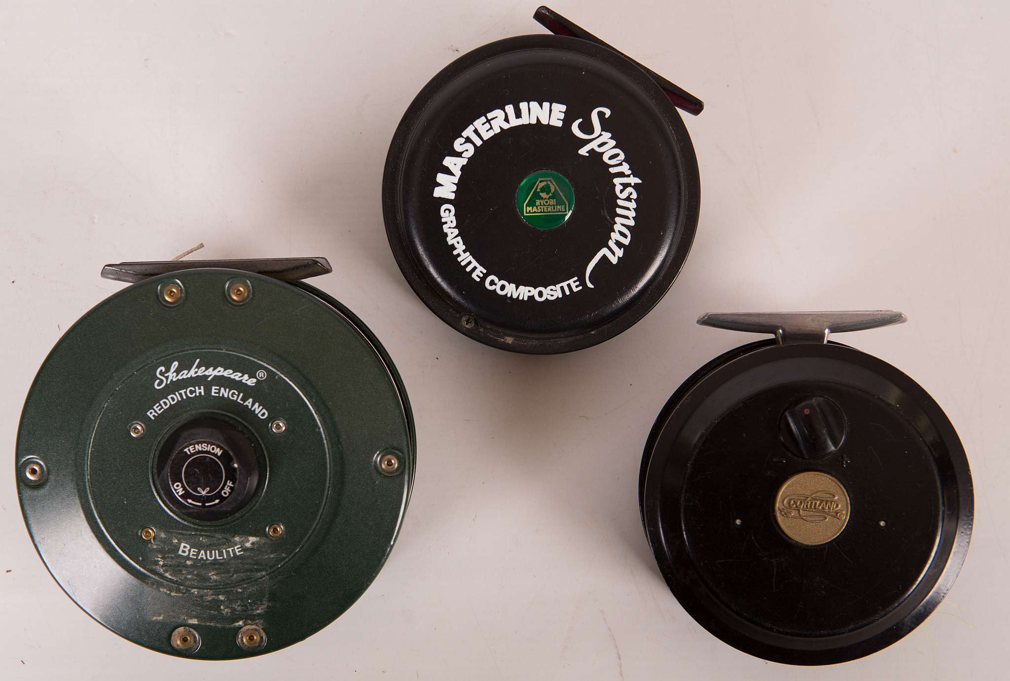 A Shakespeare 'Beaulite' 4¼" ventilated fly reel, a Cortland 'Crown II' 3½" bakelite ventilated - Image 2 of 2