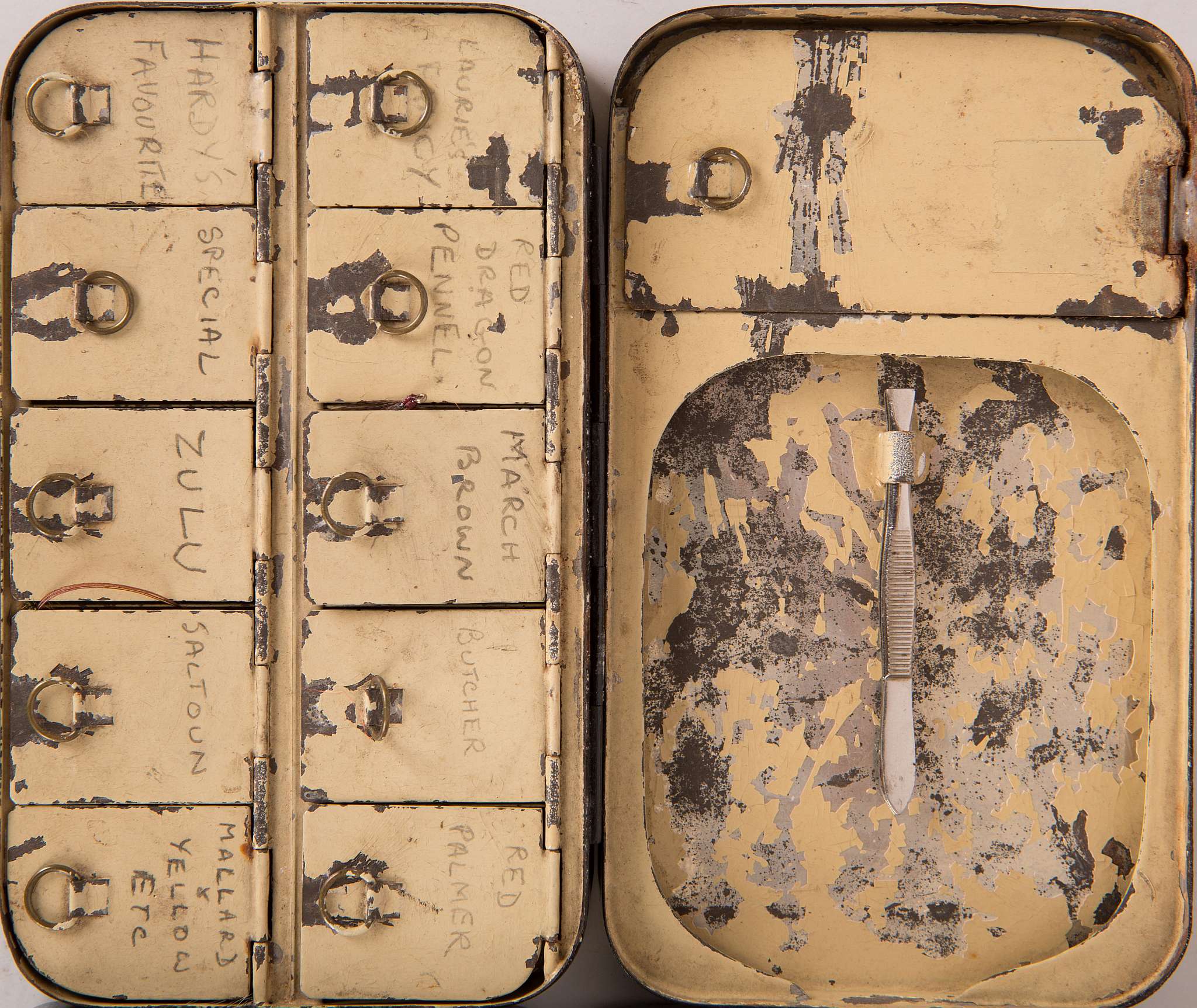 Two Wheatley metal fly boxes and contents of wet and dry flies, a metal box of dry flies for - Image 5 of 5