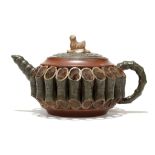 A GAO HAIGENG YIXING TEAPOT AND COVER. Third quarter of 20th Century. Of cylindrical section the