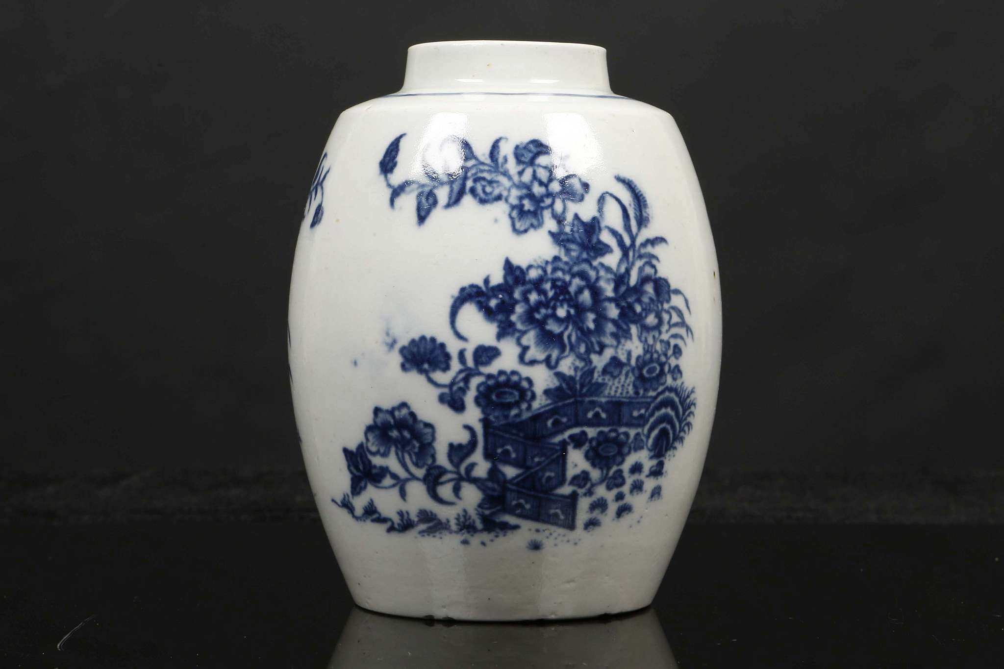 A WORCESTER TEA CANISTER, circa 1770, the barrel form printed in blue with the 'Fence' pattern (10. - Image 2 of 5