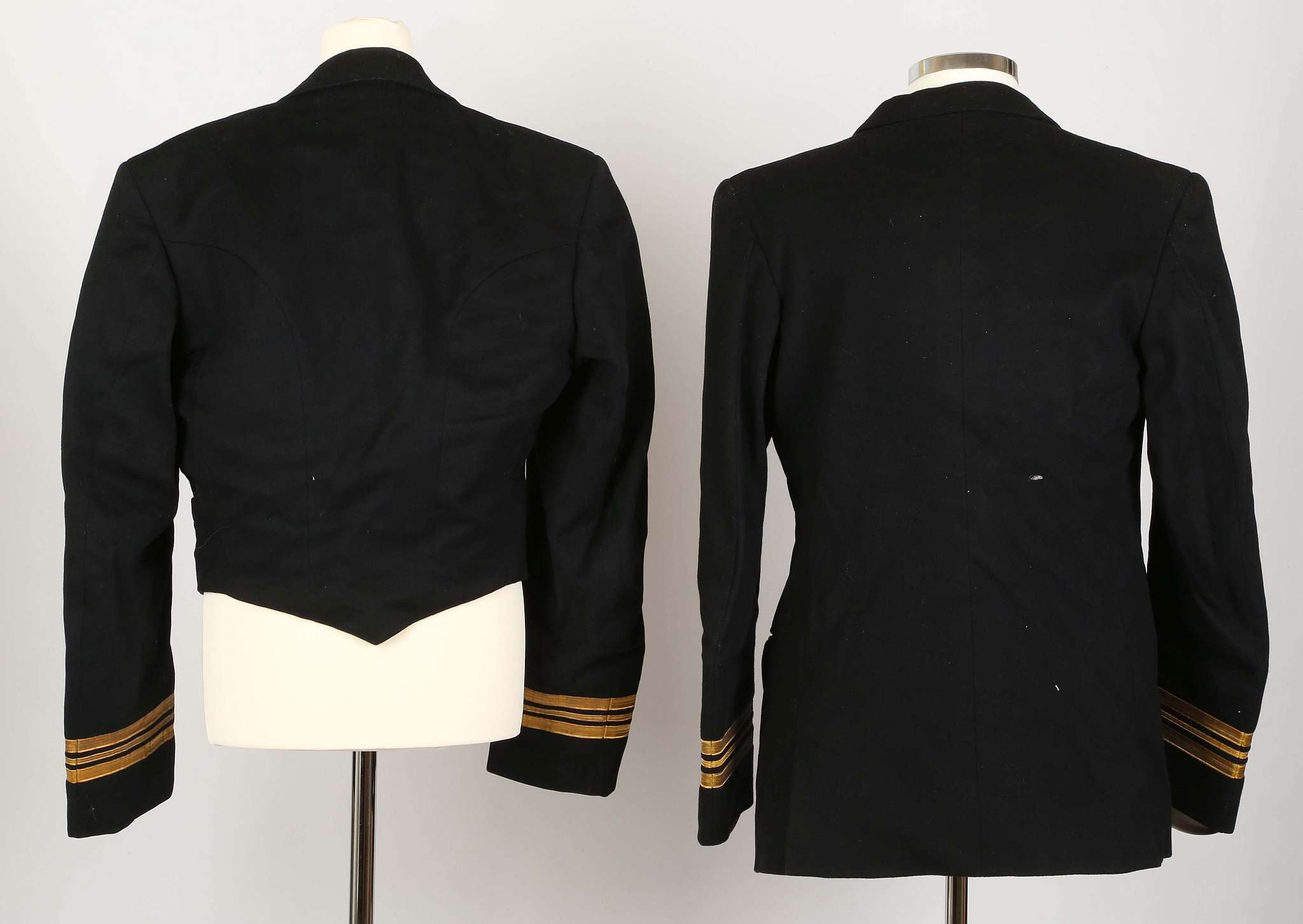 Royal Navy post war Lt. Commander's uniform, mess kit, jacket and beret - Image 3 of 10