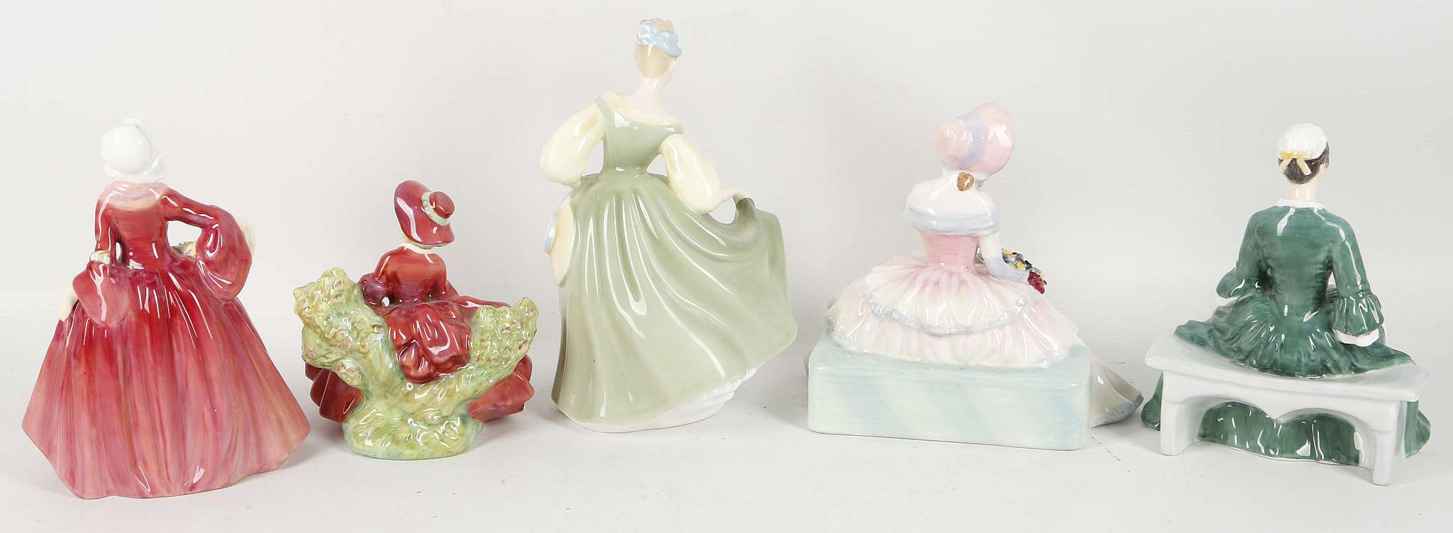 5 Royal Doulton figurines to include 'Lydia' HN1908 by Harradine, 'Daydreams' HN1731 by - Image 2 of 4