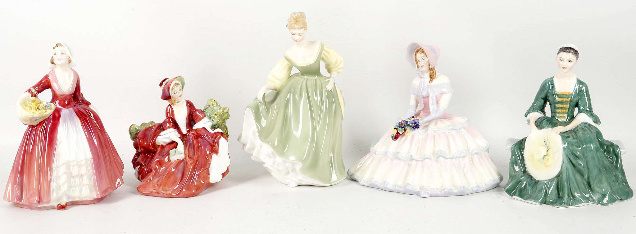 5 Royal Doulton figurines to include 'Lydia' HN1908 by Harradine, 'Daydreams' HN1731 by