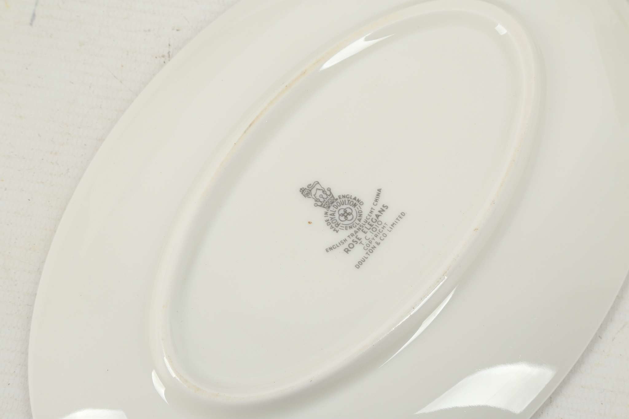 A Royal Doulton, extensive table service decorated in the 'Rose Elgins' pattern (Qty) - Image 2 of 3