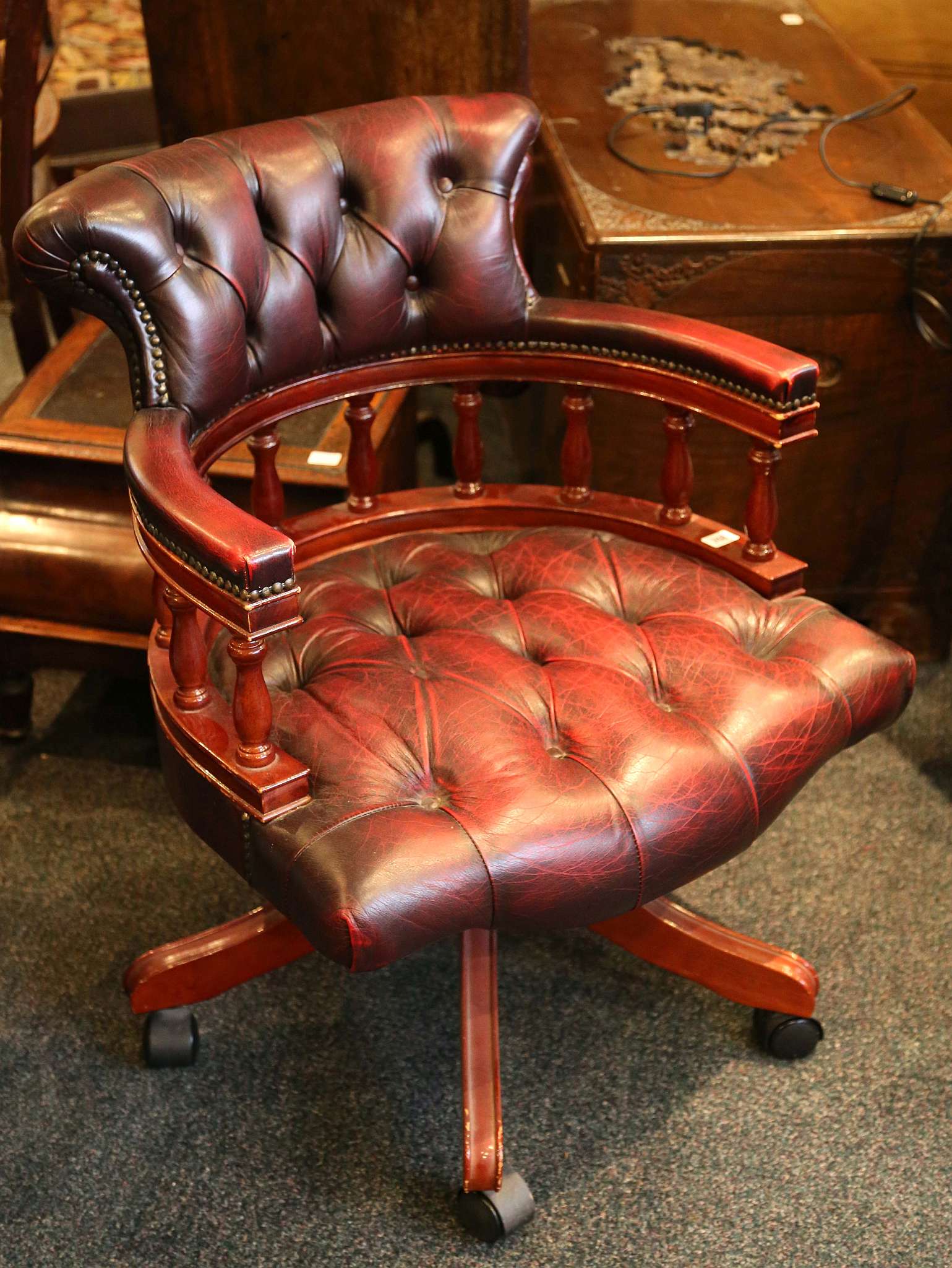 A captain's / office chair, claret buttonback and seat - Image 3 of 3