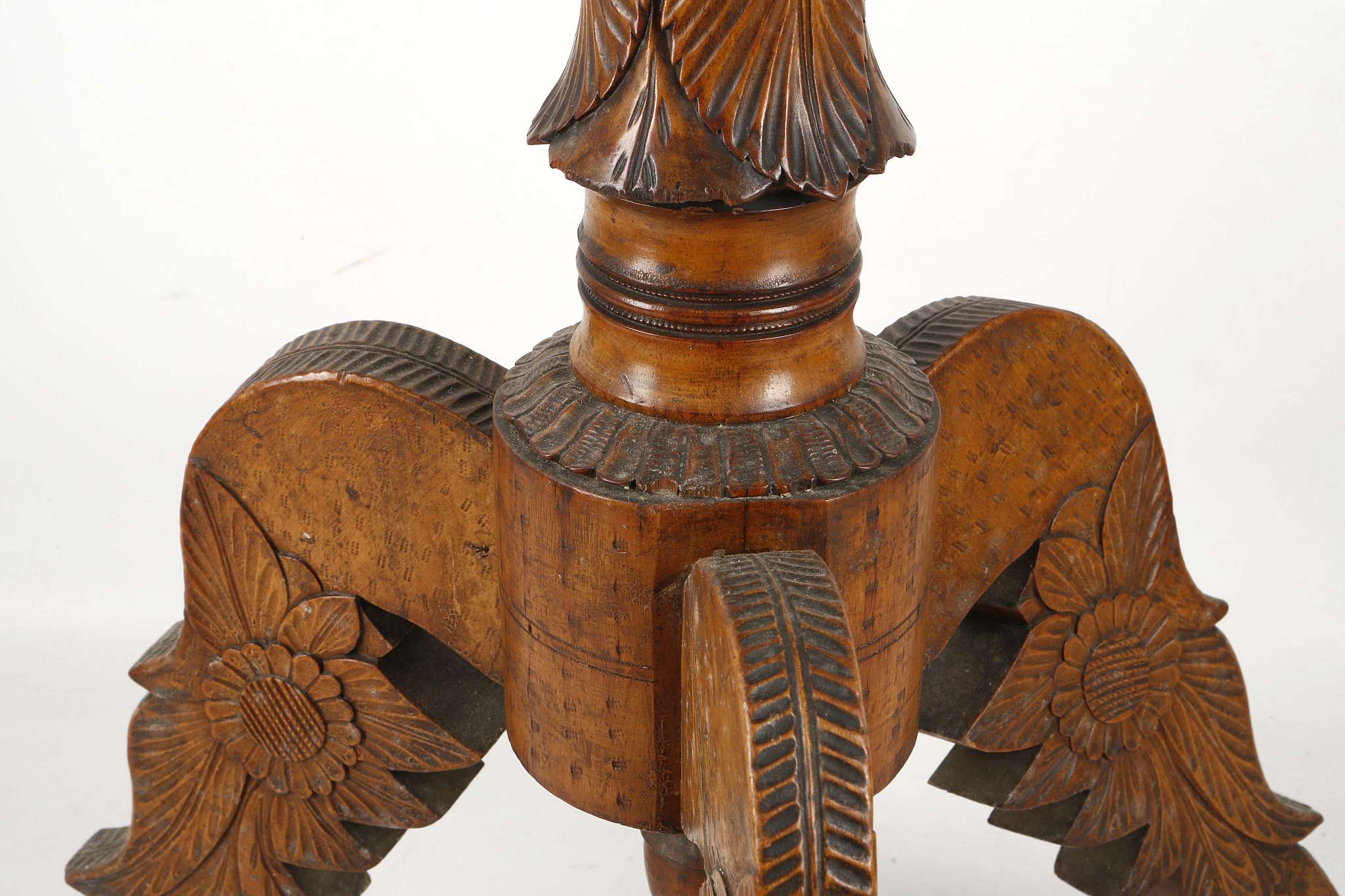 A 19th Century, Italian walnut octagonal occasiona - Image 3 of 4