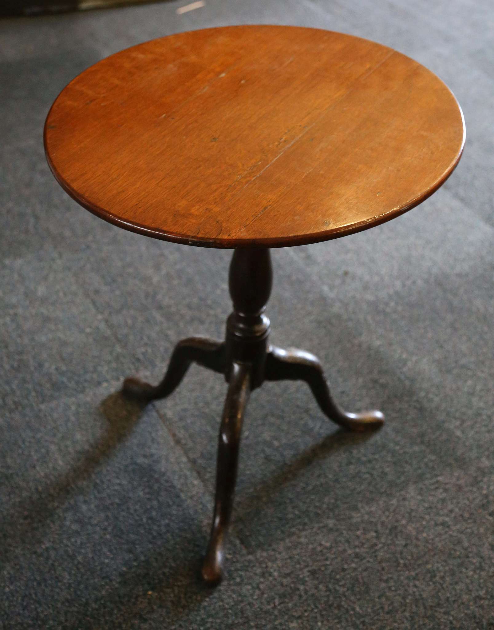 A 19th Century, mahogany tripod occasional table w - Image 2 of 4