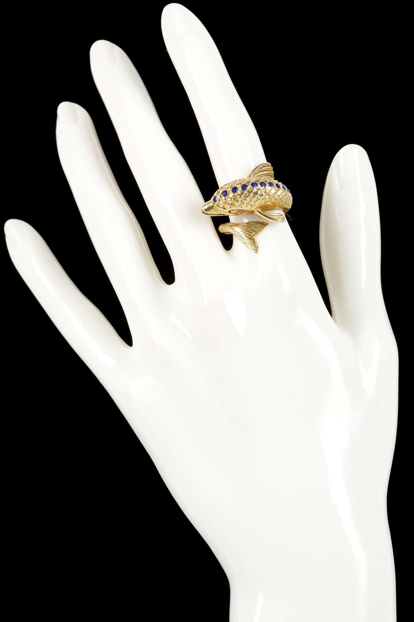 An 18ct gold and sapphire set dolphin form dress ring - Image 2 of 2