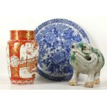 3 Japanese ceramic items, comprising a satsuma vase, an arita blue and white plate and a stoneware