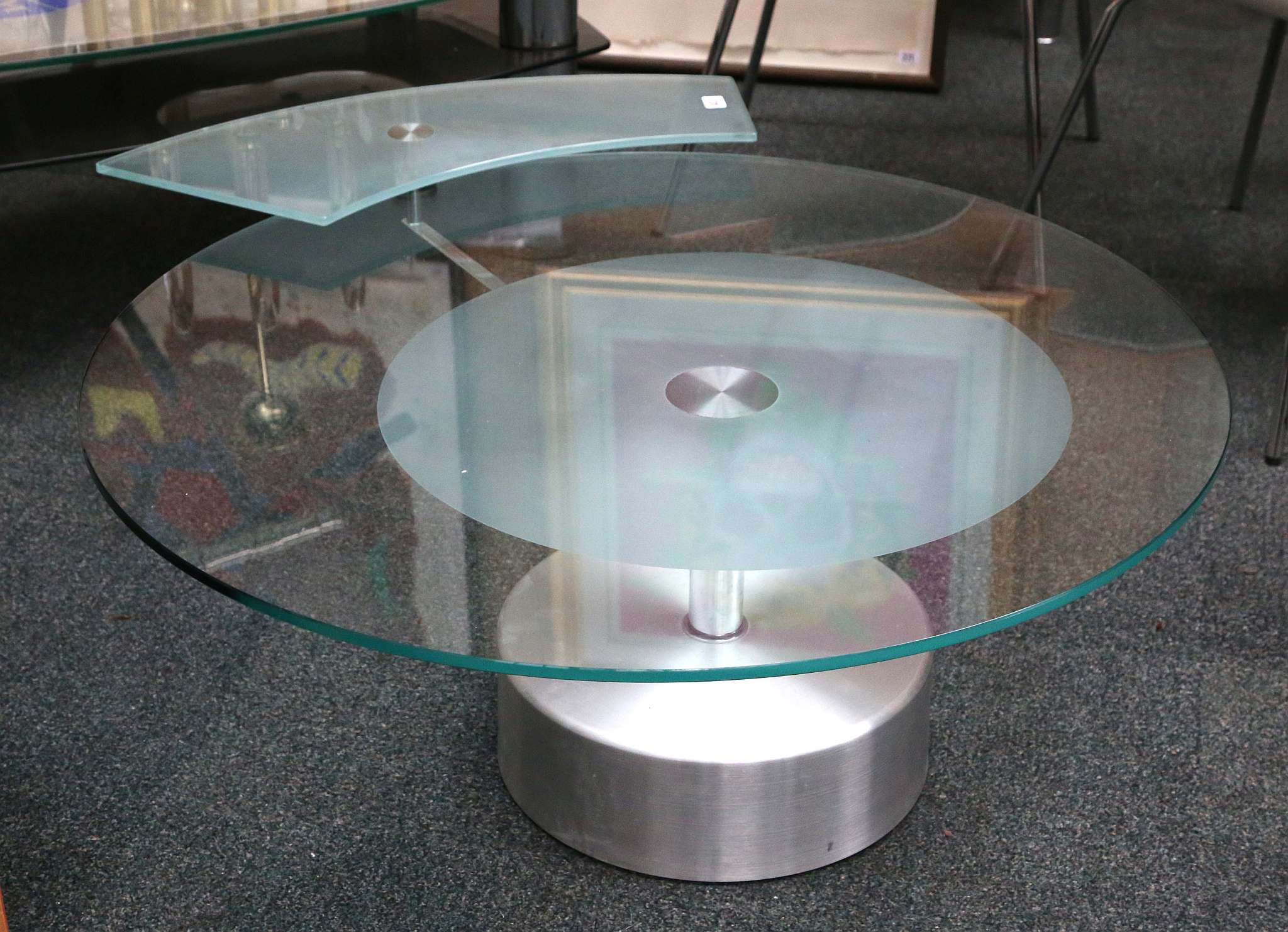 A contemporary coffee / display table, blue froste - Image 2 of 3