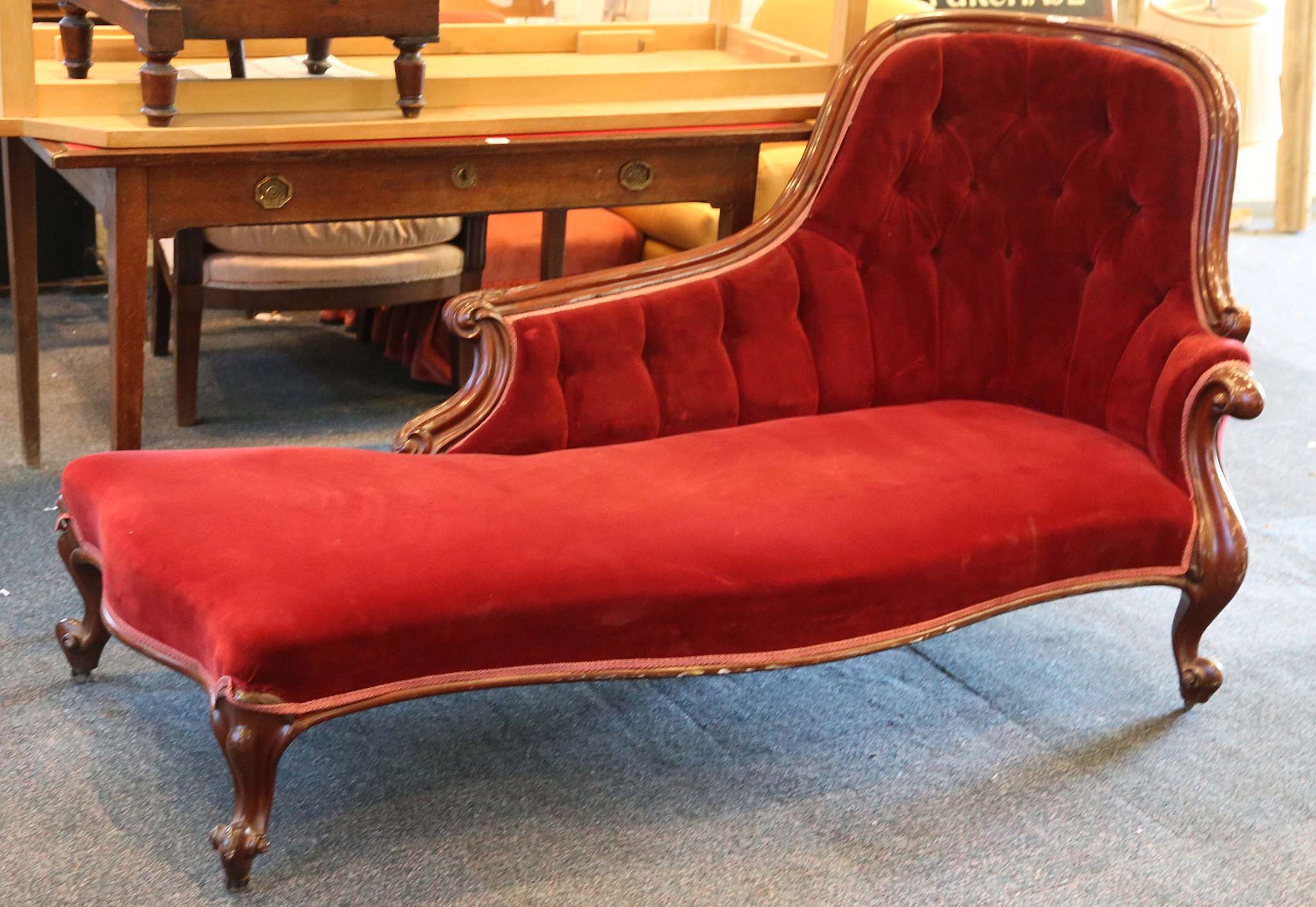 A good Edwardian mahogany framed chaise longue, ha