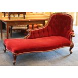 A good Edwardian mahogany framed chaise longue, ha