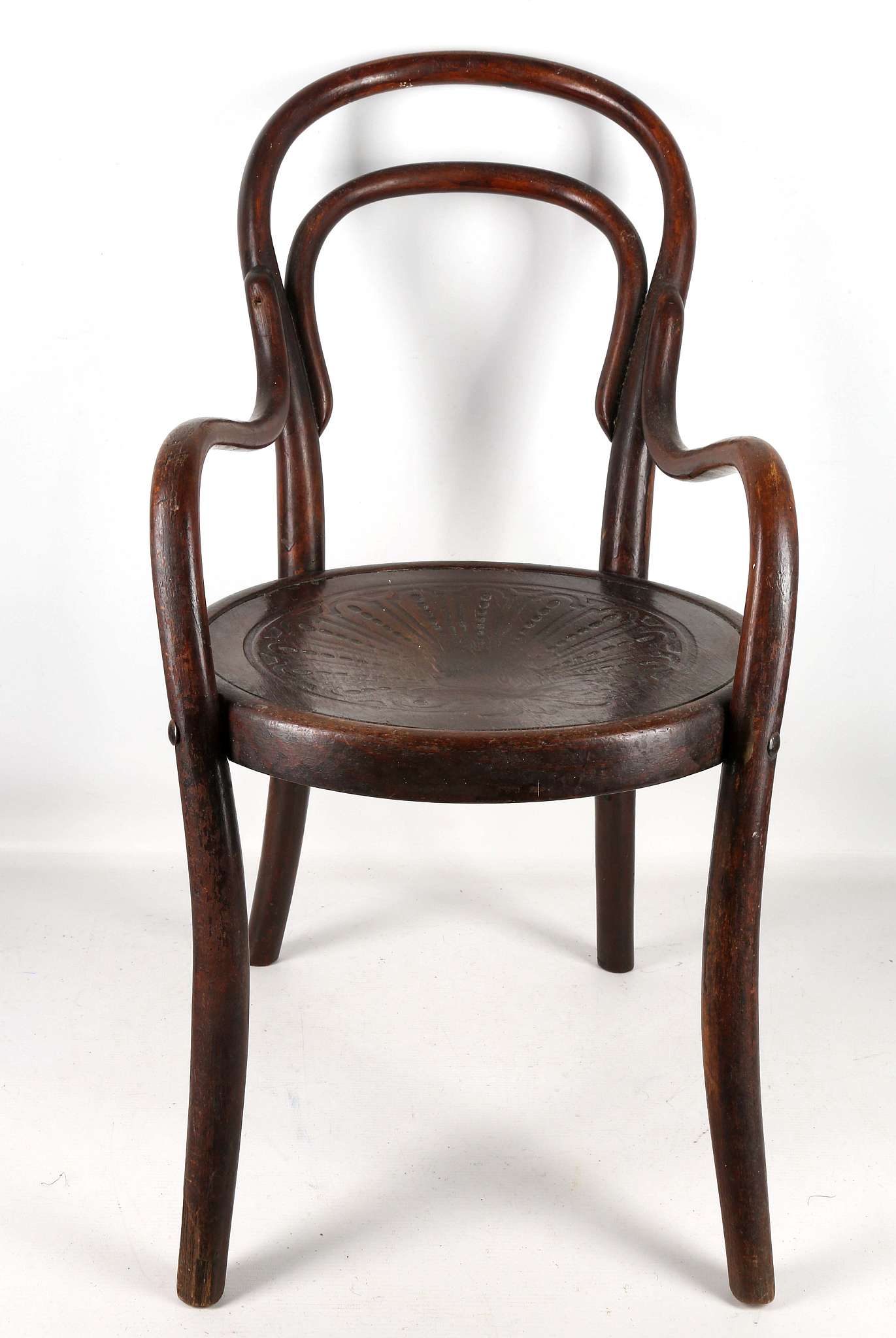 A Thonet child's bentwood chair, arms, fan decorat - Image 5 of 6