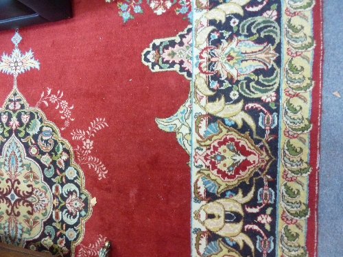 An Oriental style carpet, the central me - Image 2 of 2