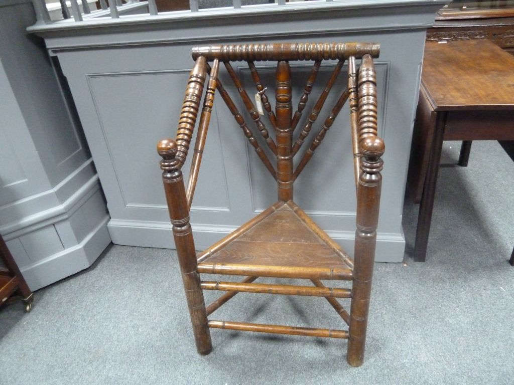 A turner's oak chair, circa 1700, with t - Image 2 of 4