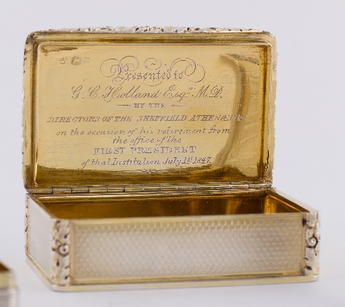 A William IV silver gilt snuff box, Charles Rawlings & William Summers, London 1835, with engine- - Image 4 of 4
