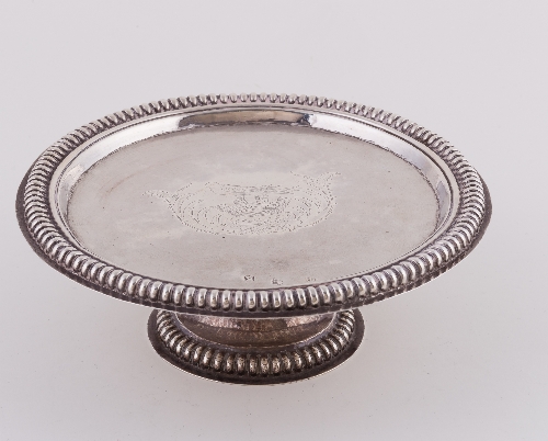 An Irish silver tazza, Thomas Bolton, Dublin 1694-5, of circular form with beaded rims, with central - Image 4 of 7