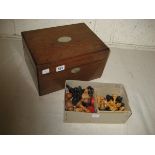 Late 19th Century mahogany jewellery box and chess set (2)