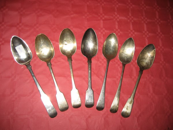 Silver serving spoons etc (7)