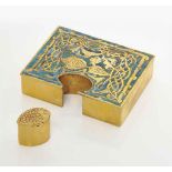 LINE VAUTRIN (1913-1997)
LA PÊCHE AUX POISSONS
Boîte en bronze doré, partiellement émaillée,
