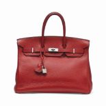 SAC BIRKIN 35 EN TAURILLON CLÉMENCE ROUGE GARANCE, GARNITURE EN MÉTAL ARGENTÉ PALLADIÉ
HERMÈS,