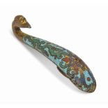 A CHINESE CLOISONNÉ ENAMEL BELT HOOK
17TH/18TH CENTURY
The terminal modelled as the head of a swan