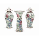 A LARGE CHINESE FAMILLE ROSE THREE-PIECE GARNITURE
QIANLONG PERIOD (1736-1795)
Comprising one beaker