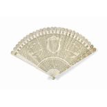 A CANTONESE CARVED AND PIERCED IVORY BRISÉ FAN
LATE 18TH/EARLY 19TH CENTURY
The fan is carved to the