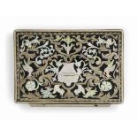 A WILLIAM III SILVER-MOUNTED TORTOISESHELL SNUFF BOX INLAID WITH SILVER AND MOTHER-OF-PEARL