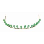 A LATE 19TH / EARLY 20TH CENTURY JADEITE JADE TIARA
Composed of a graduated series of drop shaped