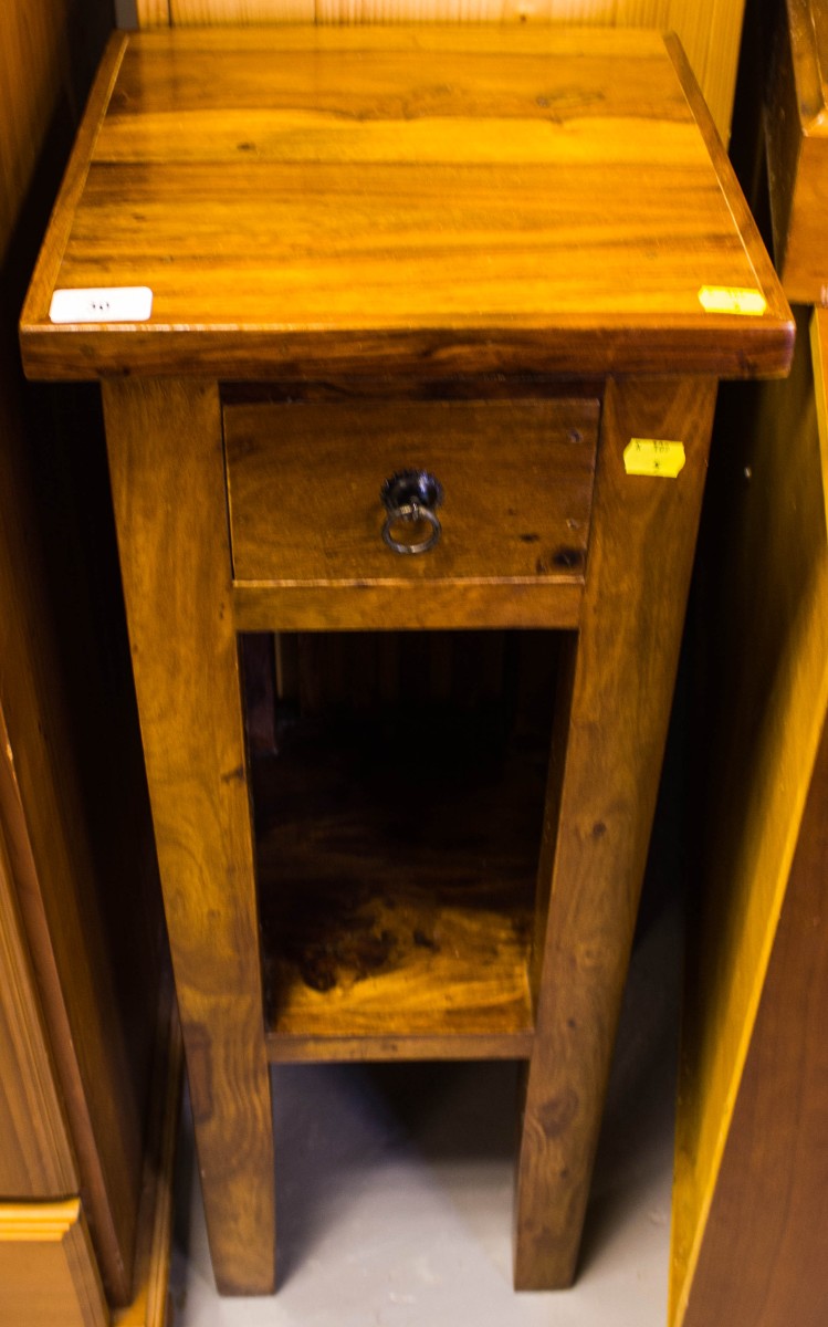 SOLID LAMP TABLE WITH DRAWER