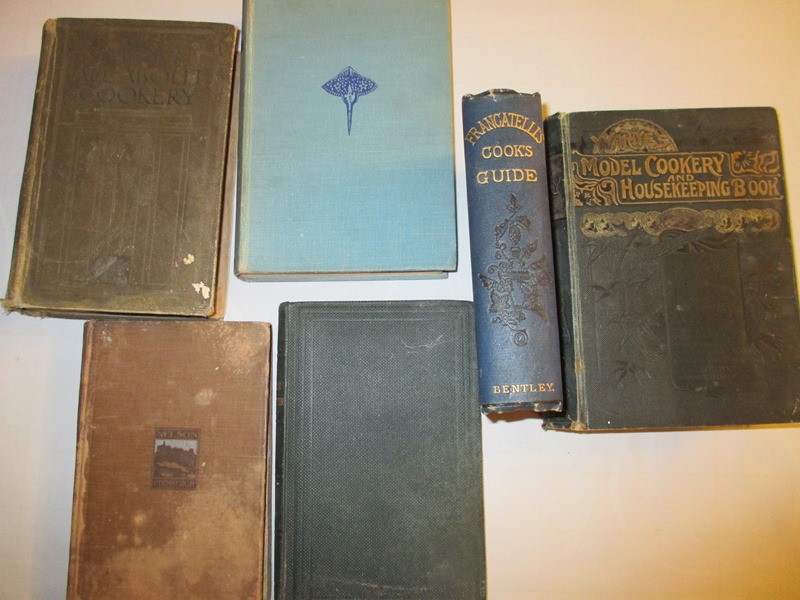 Various early 20th century cook books