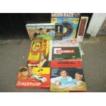 A large quantity of vintage games