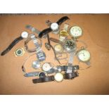 A quantity of pocket and wrist watches