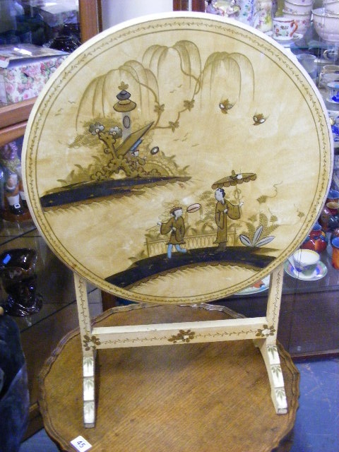 Decorative Chinese Tilt Top Table