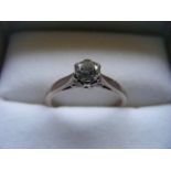 Ladies 18k White Gold .33ct Diamond Solitaire Ring 2.2g