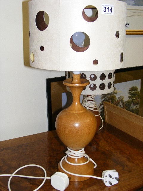 Limewood Retro Lamp With Shade