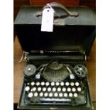 Vintage Underwood Standard portable typewriter, cased