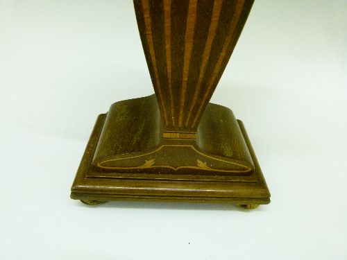 Edwardian Art Nouveau design inlaid mahogany cased mantel clock having inlaid stylised foliate - Image 2 of 5