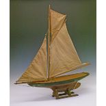 Vintage pond yacht, length of hull 67cm  Condition: Paintwork to the hull is somewhat scratched