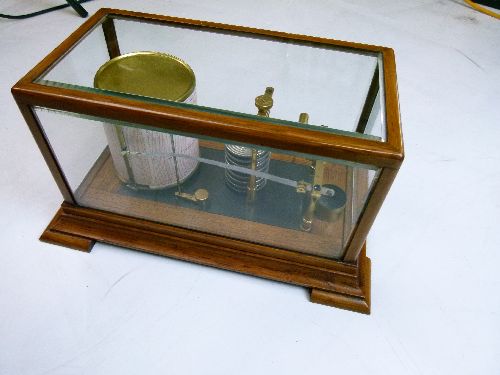 Early 20th Century oak cased barograph having bevelled glazed panels and standing on splayed bracket - Image 3 of 5